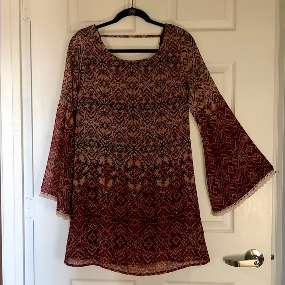 🍉 Xhilaration Bell Sleeve Dress